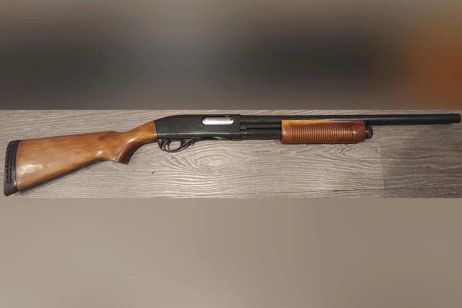 Strzelba Remington 870; opis pliku nie podaje dokładnej odmiany